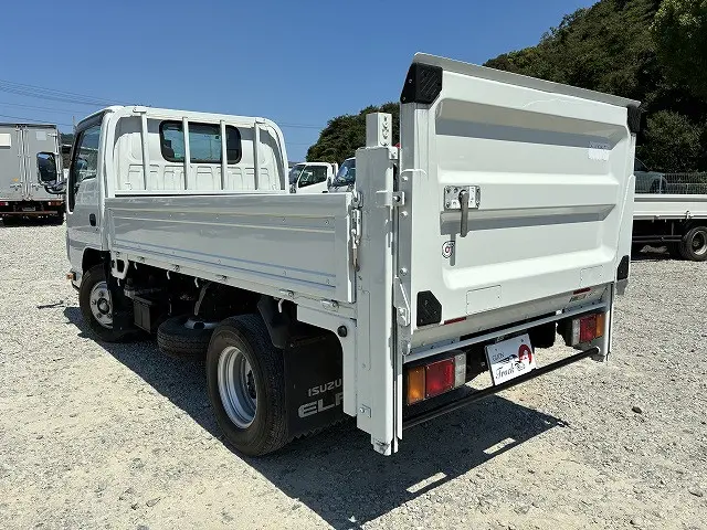 いすゞ エルフ TRG-NJR85A(2WD)の写真6