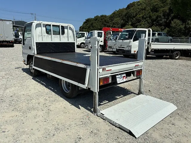 いすゞ エルフ TRG-NJR85A(2WD)の写真13