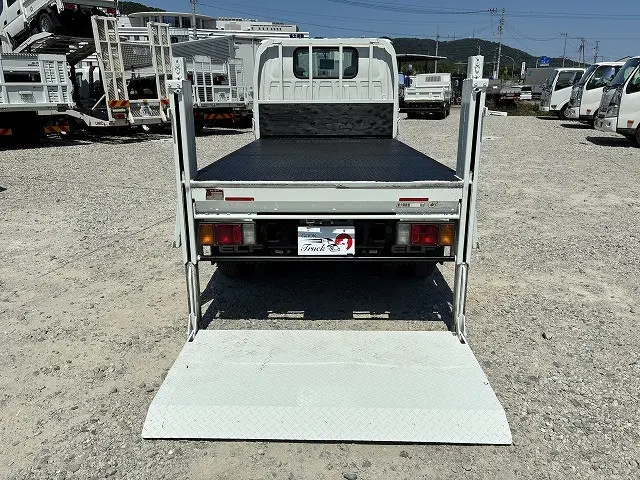 いすゞ エルフ TRG-NJR85A(2WD)の写真14