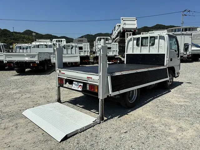 いすゞ エルフ TRG-NJR85A(2WD)の写真15