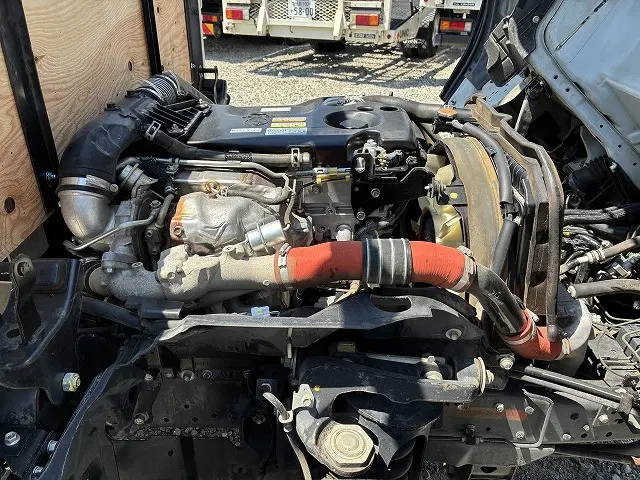いすゞ エルフ TRG-NJR85A(2WD)の写真23