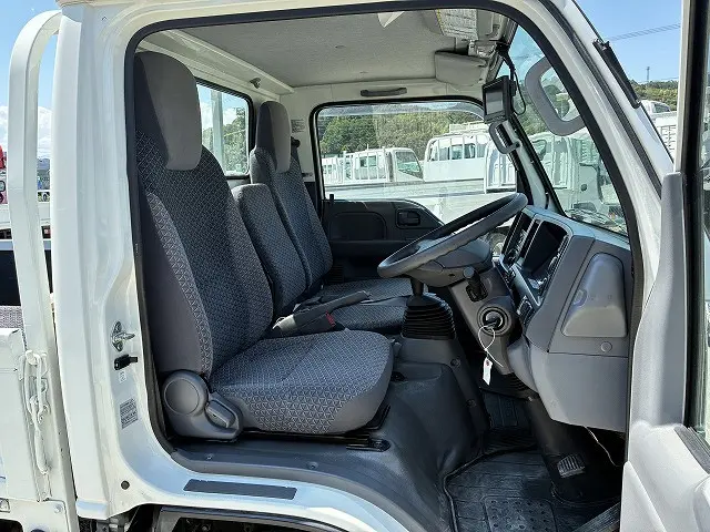 いすゞ エルフ TRG-NJR85A(2WD)の写真30