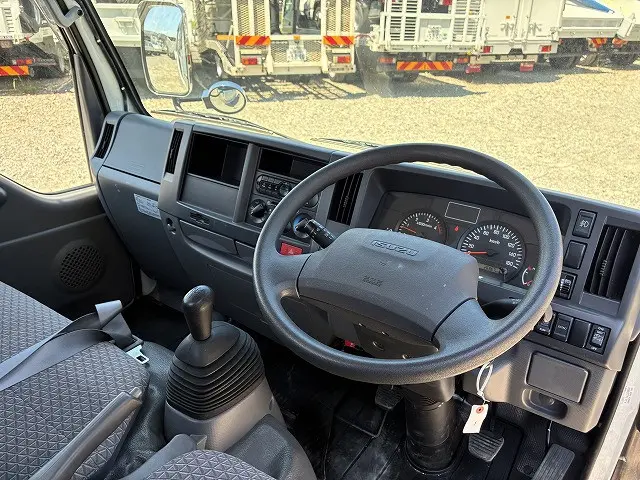 いすゞ エルフ TRG-NJR85A(2WD)の写真32