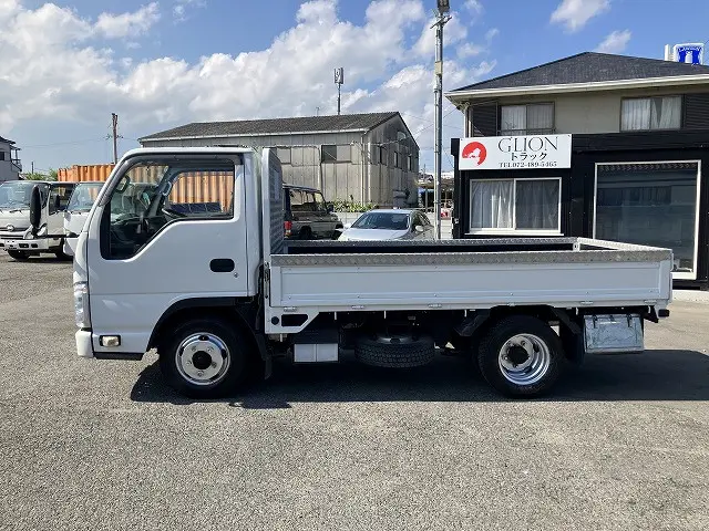 いすゞ エルフ 2RG-NJR88A(2WD)の写真4