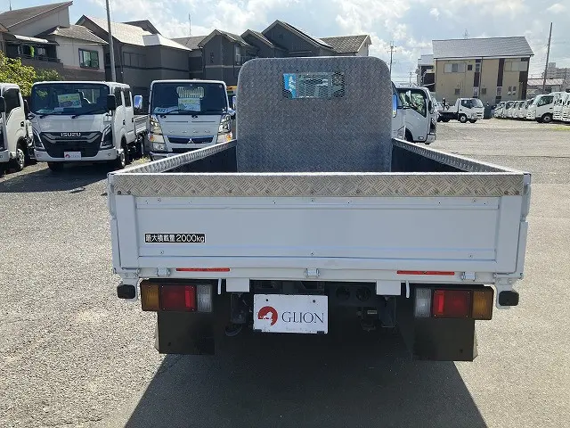 いすゞ エルフ 2RG-NJR88A(2WD)の写真7