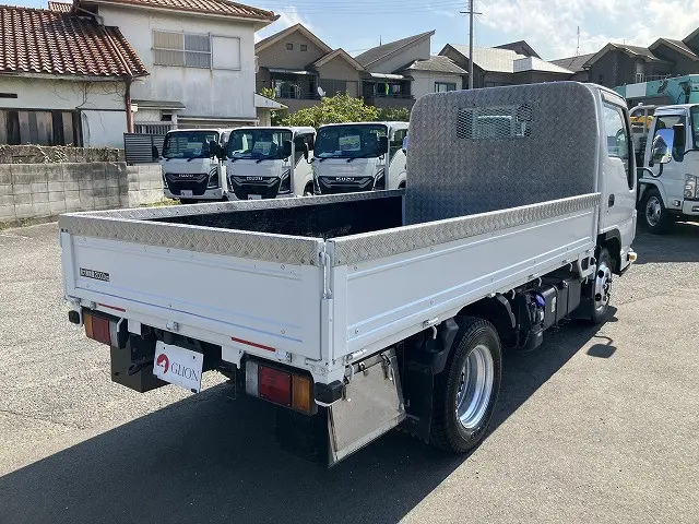 いすゞ エルフ 2RG-NJR88A(2WD)の写真8