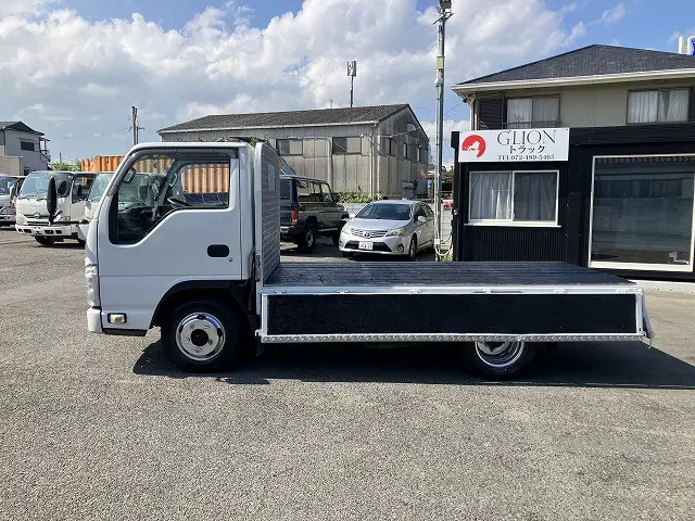 いすゞ エルフ 2RG-NJR88A(2WD)の写真11