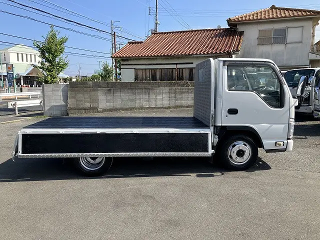 いすゞ エルフ 2RG-NJR88A(2WD)の写真12