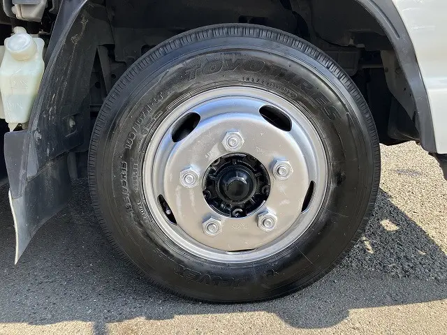 いすゞ エルフ 2RG-NJR88A(2WD)の写真17