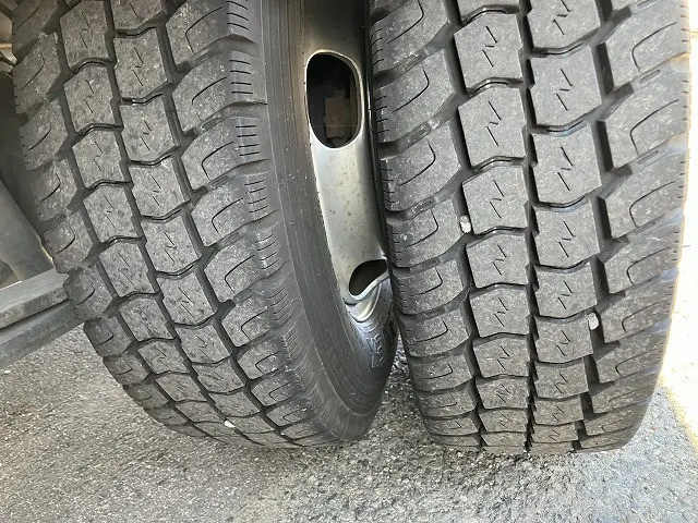 いすゞ エルフ 2RG-NJR88A(2WD)の写真22