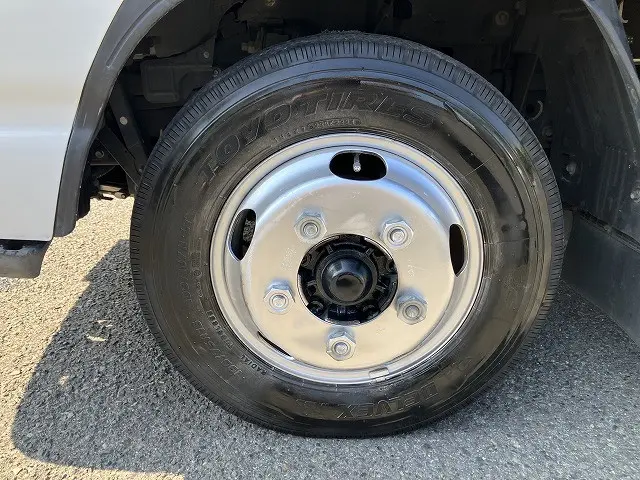 いすゞ エルフ 2RG-NJR88A(2WD)の写真23