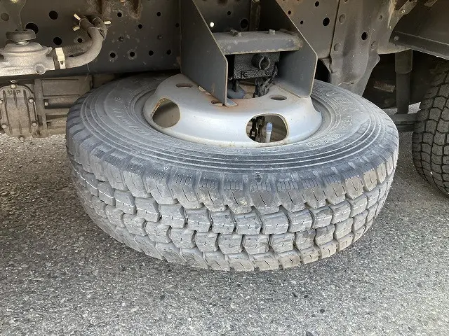 いすゞ エルフ 2RG-NJR88A(2WD)の写真25
