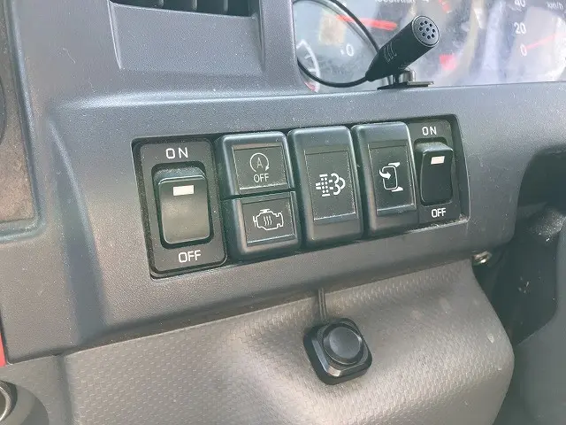 いすゞ エルフ 2RG-NJR88A(2WD)の写真32