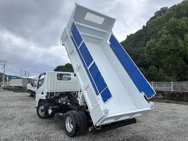 三菱 キャンター 2RG-FBA60(2WD)の写真6