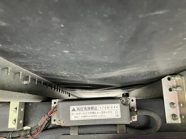いすゞ エルフ 2RG-NPR88AN(2WD)の写真27