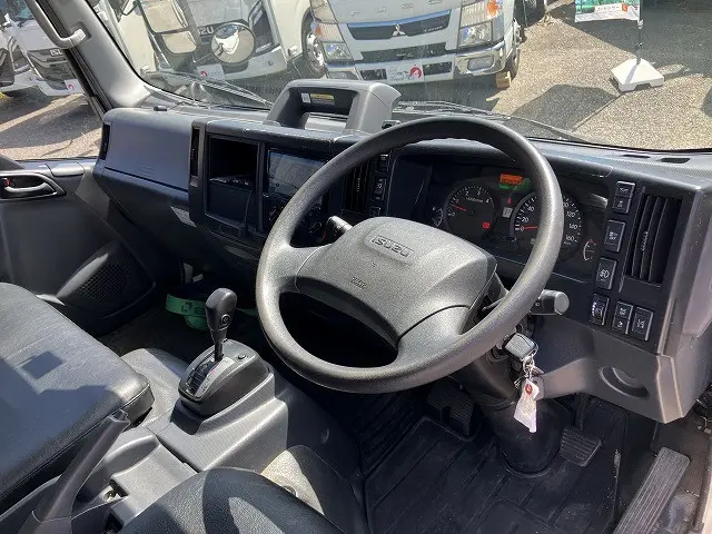 いすゞ エルフ 2RG-NPR88AN(2WD)の写真40