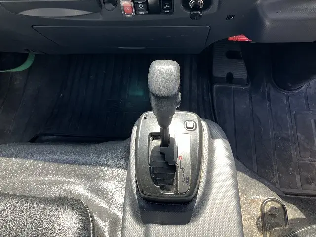 いすゞ エルフ 2RG-NPR88AN(2WD)の写真44