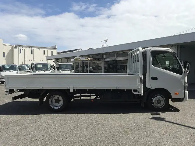 日野 デュトロ TPG-XZU710M(2WD)の写真5