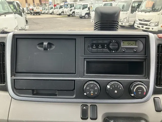 三菱 キャンター TPG-FEA50(2WD)の写真40