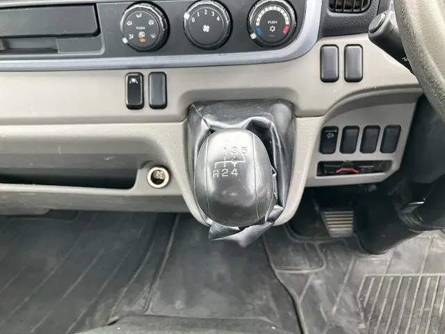 三菱 キャンター TPG-FEA50(2WD)の写真41