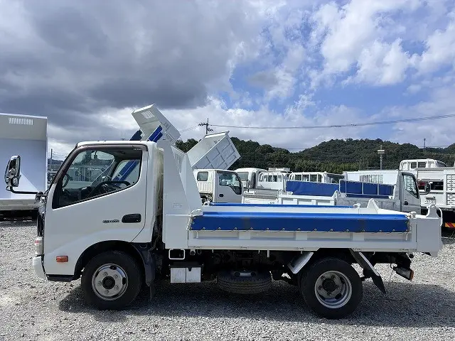 日野 デュトロ TKG-XZC610T(2WD)の写真11