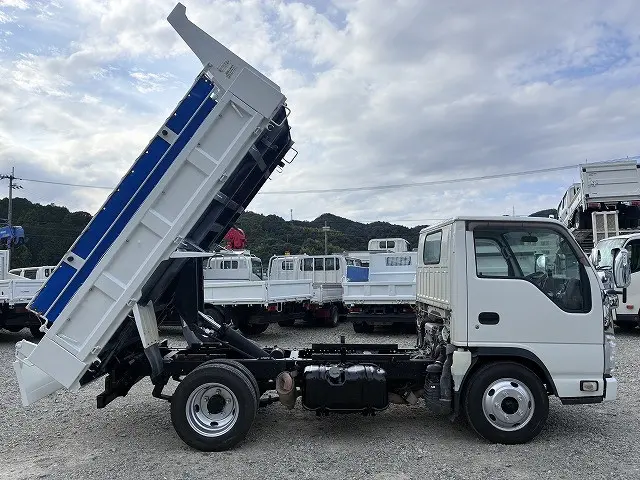 いすゞ エルフ TKG-NKR85AN(2WD)の写真5