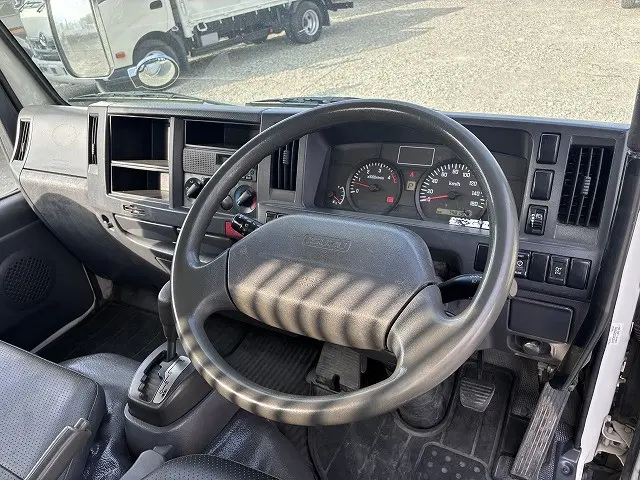 いすゞ エルフ TKG-NKR85AN(2WD)の写真37