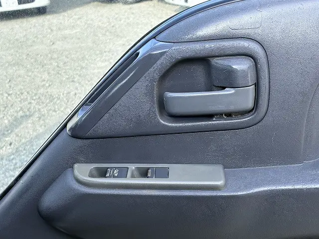 いすゞ エルフ TKG-NKR85AN(2WD)の写真43