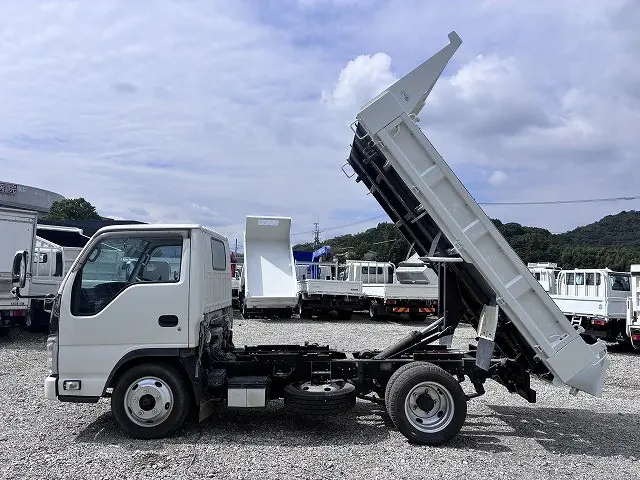 いすゞ エルフ TKG-NJR85AN(2WD)の写真4