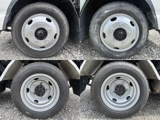 いすゞ エルフ TKG-NJR85AN(2WD)の写真26