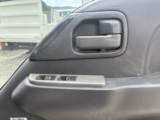 いすゞ エルフ TKG-NJR85AN(2WD)の写真42