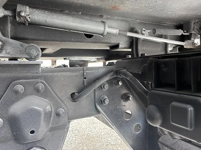 いすゞ エルフ TKG-NJR85AN(2WD)の写真45