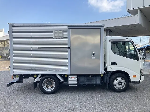 トヨタ ダイナ 2RG-XZU605(2WD)の写真5