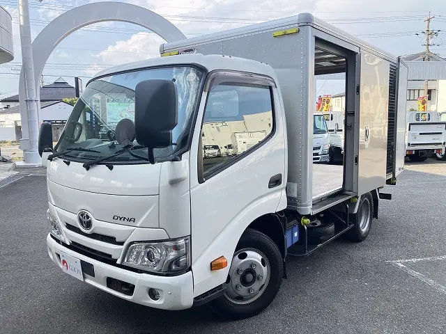 トヨタ ダイナ 2RG-XZU605(2WD)の写真9