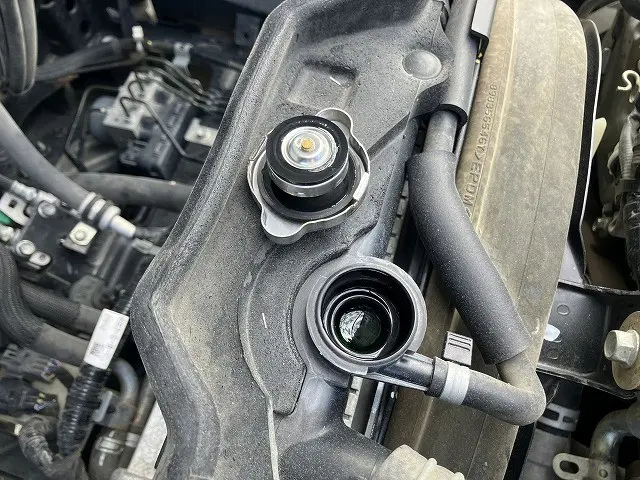 いすゞ エルフ 2RG-NJR88A(2WD)の写真20