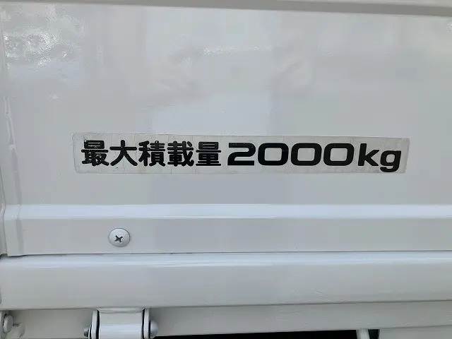 いすゞ エルフ 2RG-NJR88A(2WD)の写真23