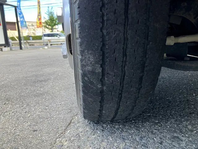 いすゞ エルフ 2RG-NJR88A(2WD)の写真25