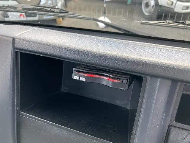 いすゞ エルフ 2RG-NJR88A(2WD)の写真40
