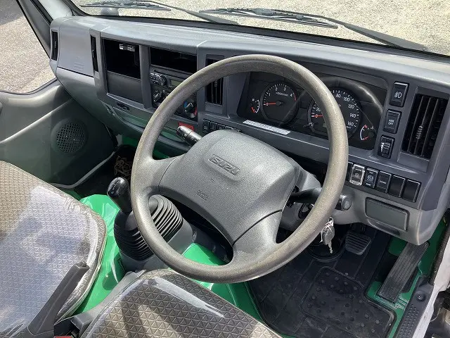 いすゞ エルフ 2RG-NJR88A(2WD)の写真49
