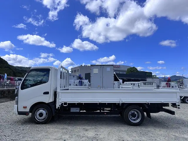 トヨタ ダイナ 2RG-XZU712(2WD)の写真4