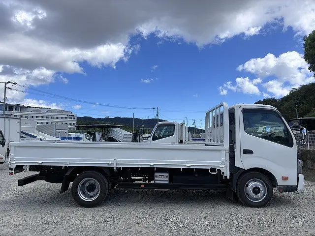 トヨタ ダイナ 2RG-XZU712(2WD)の写真5