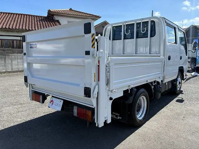 いすゞ エルフ 2RG-NHR88A(2WD)の写真6