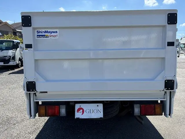 いすゞ エルフ 2RG-NHR88A(2WD)の写真7