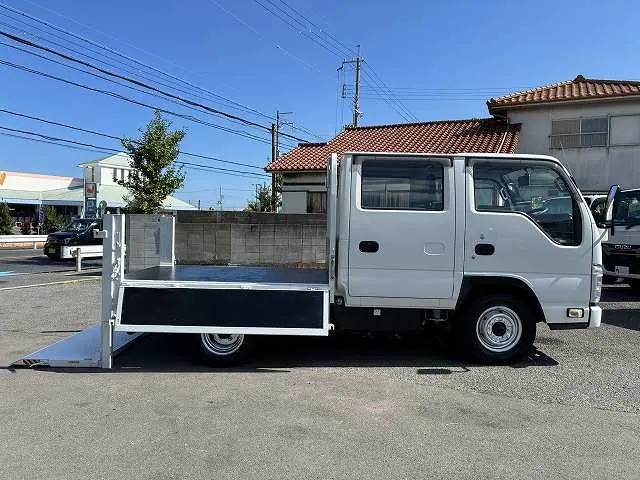いすゞ エルフ 2RG-NHR88A(2WD)の写真16