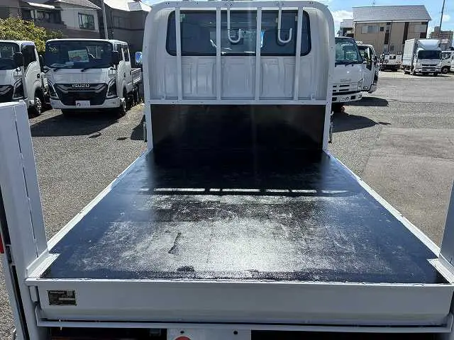 いすゞ エルフ 2RG-NHR88A(2WD)の写真19