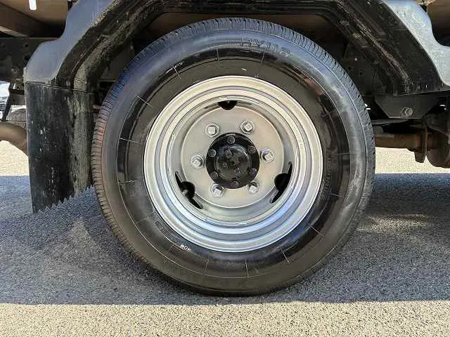 いすゞ エルフ 2RG-NHR88A(2WD)の写真26