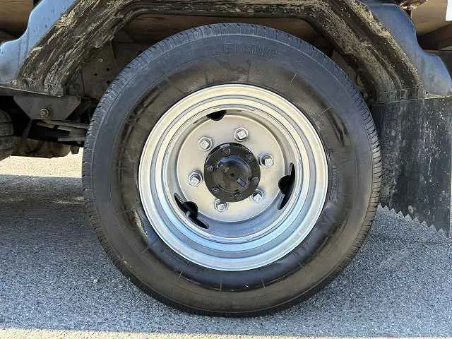 いすゞ エルフ 2RG-NHR88A(2WD)の写真28
