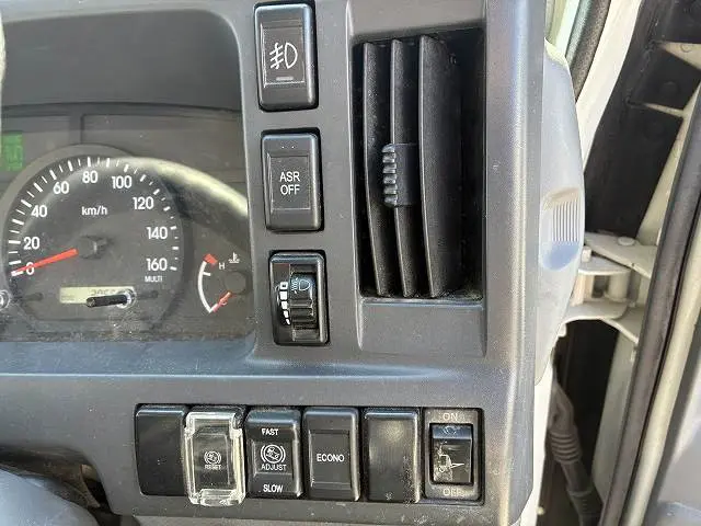 いすゞ エルフ 2RG-NHR88A(2WD)の写真44