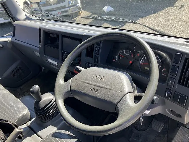いすゞ エルフ TDG-NPS85AR(4WD)の写真28