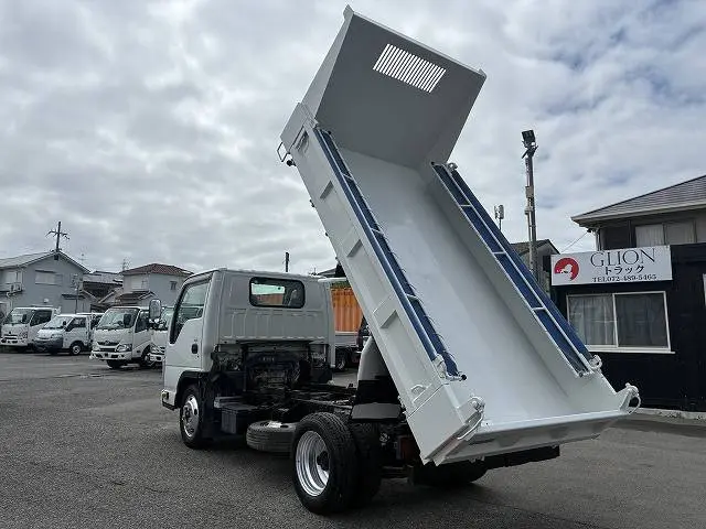 いすゞ エルフ TPG-NJR85AD(2WD)の写真8